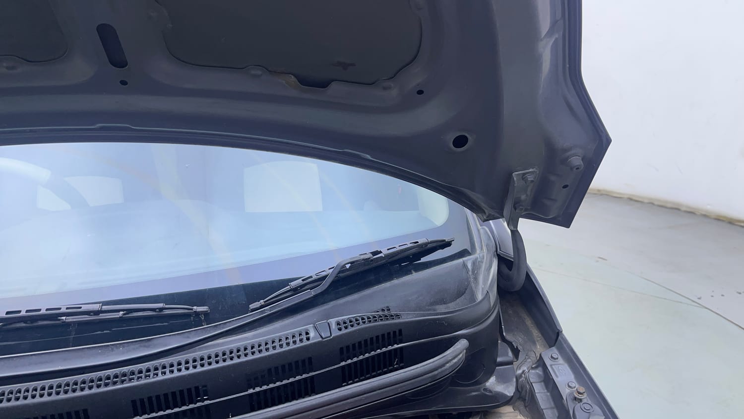 Used 2018 Hyundai Grand i10 Magna AT 1.2 Kappa VTVT Petrol Automatic engine ENGINE LEFT SIDE HINGE & APRON VIEW