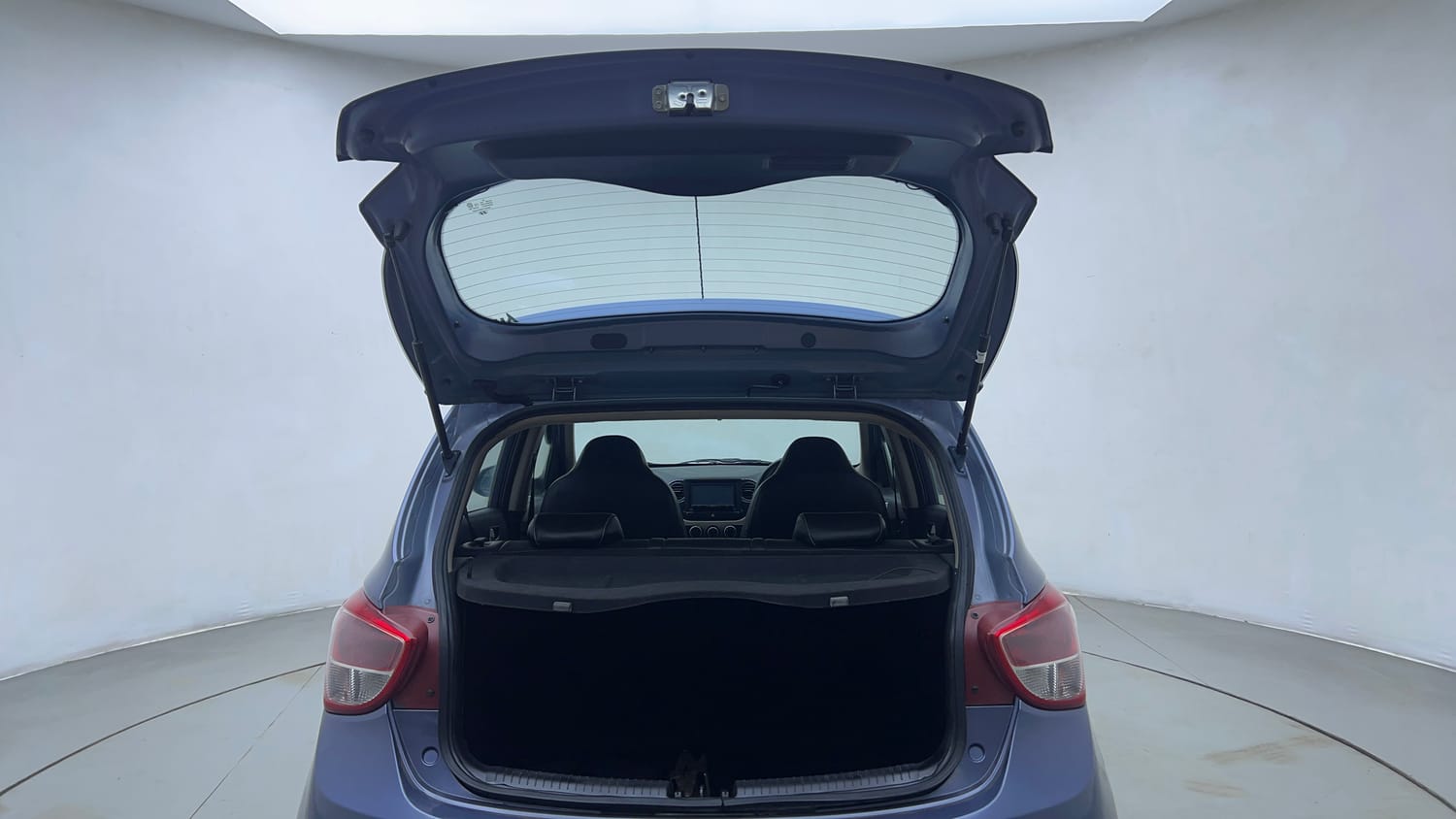 Used 2017 Hyundai Grand i10 Asta AT 1.2 Kappa VTVT (O) Petrol Automatic interior DICKY DOOR OPEN VIEW