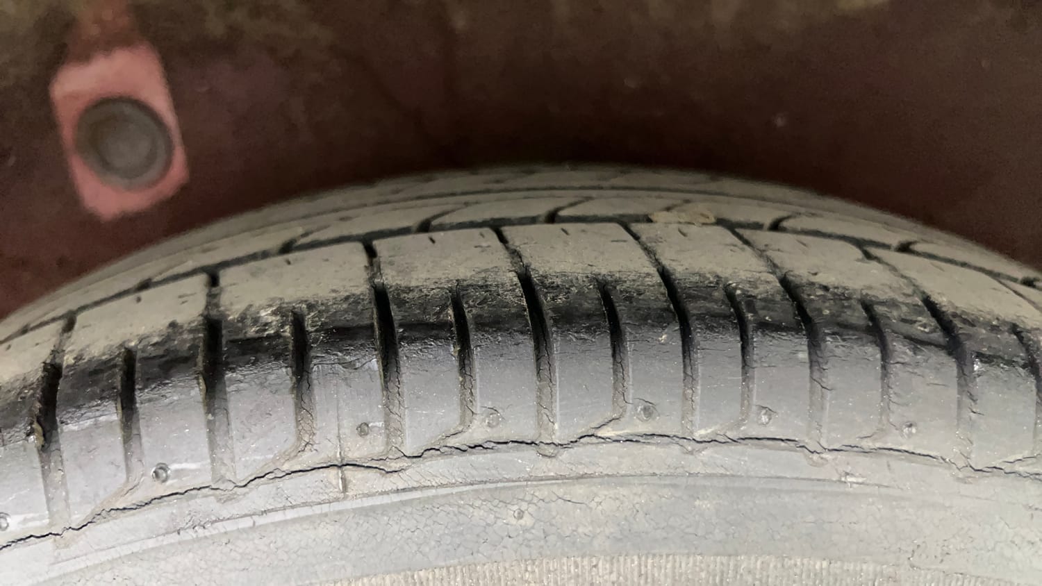 Used 2013 Hyundai i10 Era 1.1 iRDE2 Petrol Manual tyres RIGHT REAR TYRE TREAD VIEW