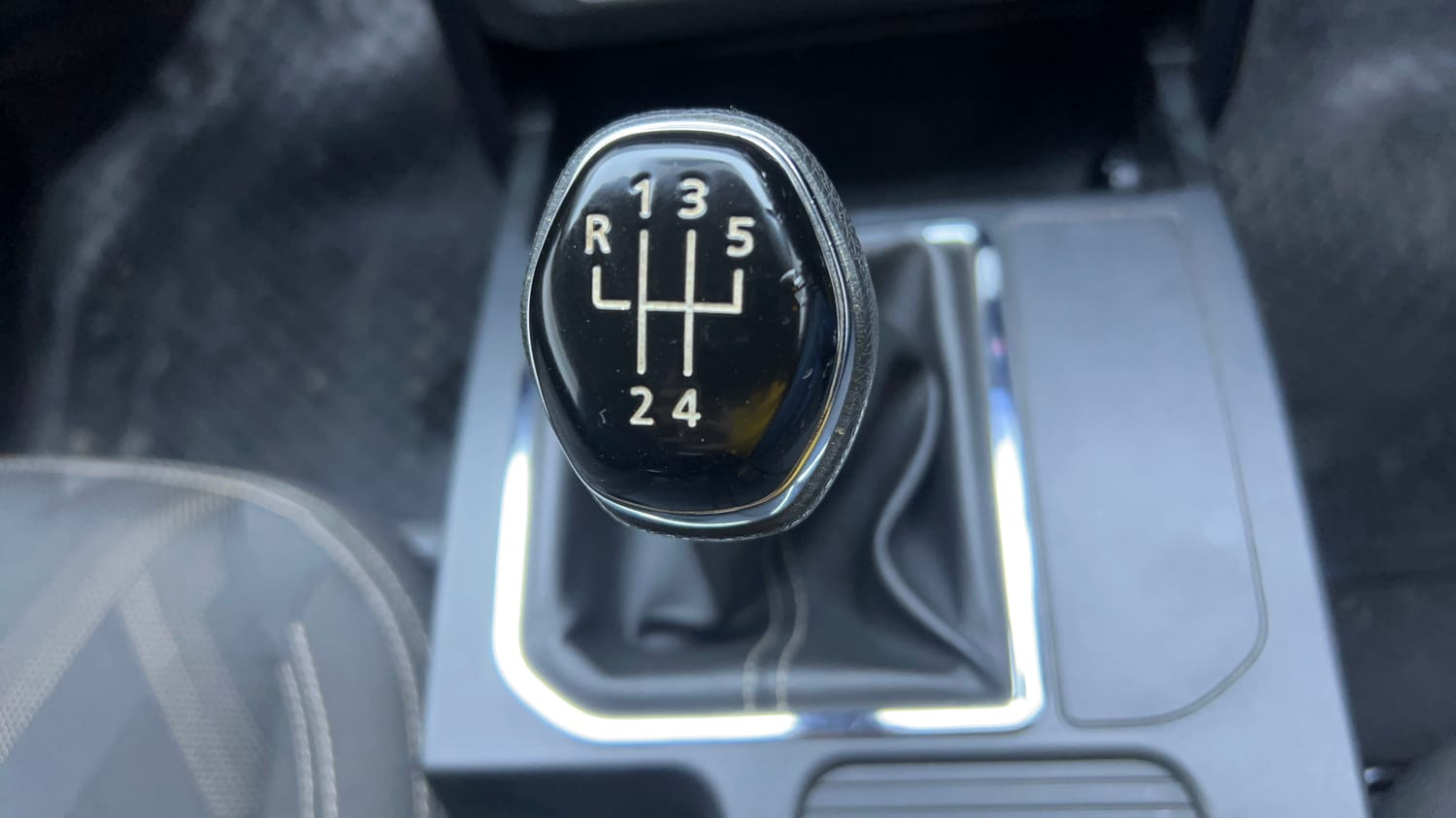 Used 2022 Renault Kiger RXT MT Petrol Manual interior GEAR  KNOB VIEW