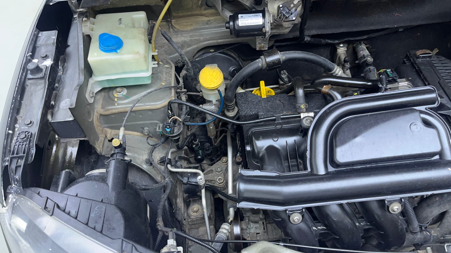 Used 2017 Renault Kwid 1.0 RXT AMT Petrol Automatic engine ENGINE RIGHT SIDE VIEW