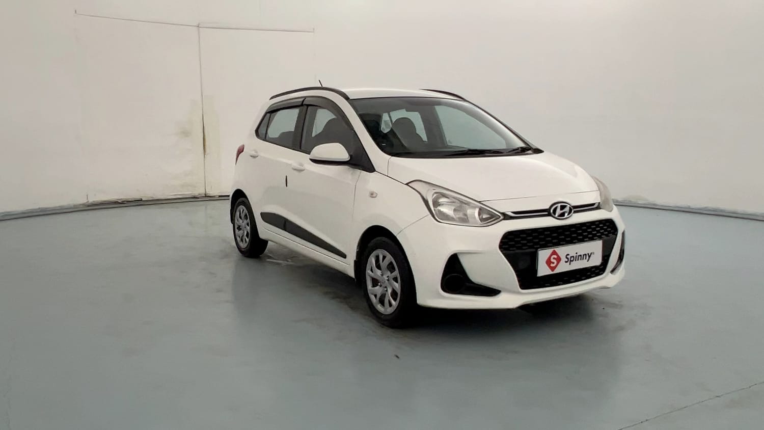 Used 2019 Hyundai Grand i10 Magna 1.2 Kappa VTVT Petrol Manual exterior RIGHT FRONT CORNER VIEW