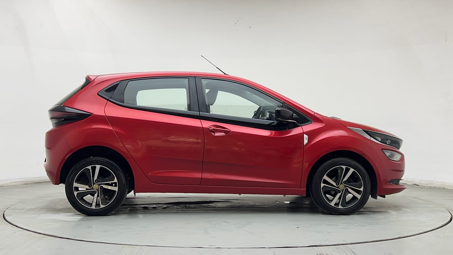 Used 2020 Tata Altroz XZ Petrol Petrol Manual exterior RIGHT SIDE VIEW