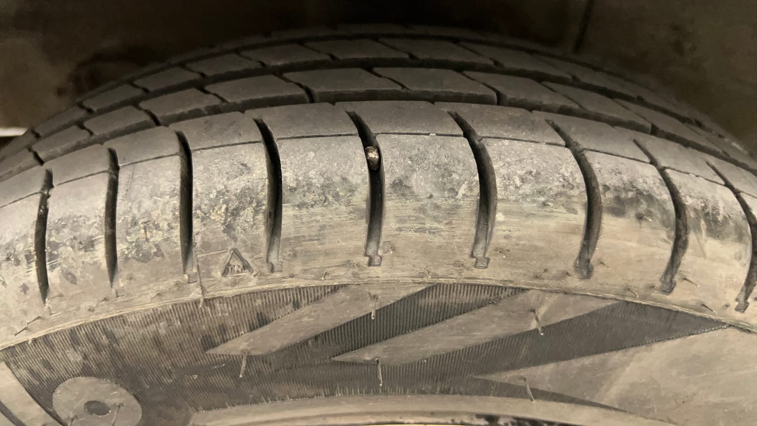 Used 2018 Hyundai Grand i10 Sportz AT 1.2 Kappa VTVT Petrol Automatic tyres RIGHT REAR TYRE TREAD VIEW