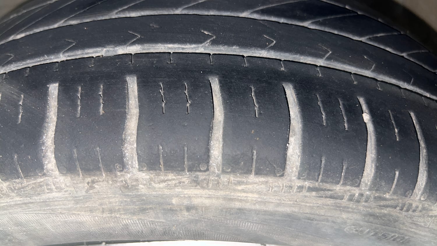 Used 2016 Honda Amaze 1.2 S i-VTEC Petrol Manual tyres LEFT FRONT TYRE TREAD VIEW