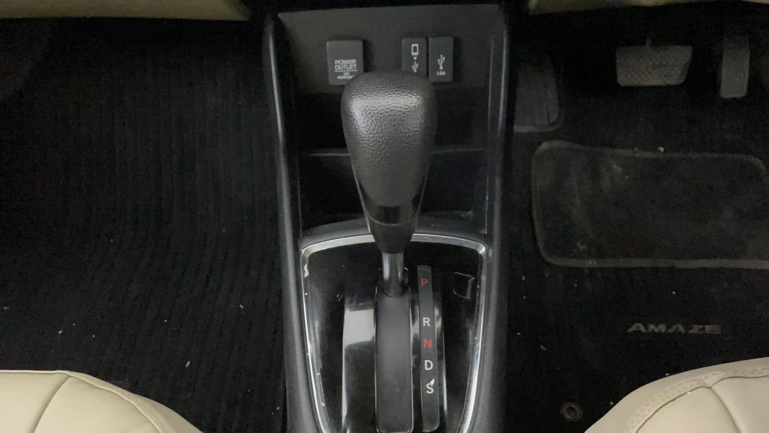 Used 2021 Honda Amaze 1.2 VX CVT Petrol Petrol Automatic interior GEAR  KNOB VIEW