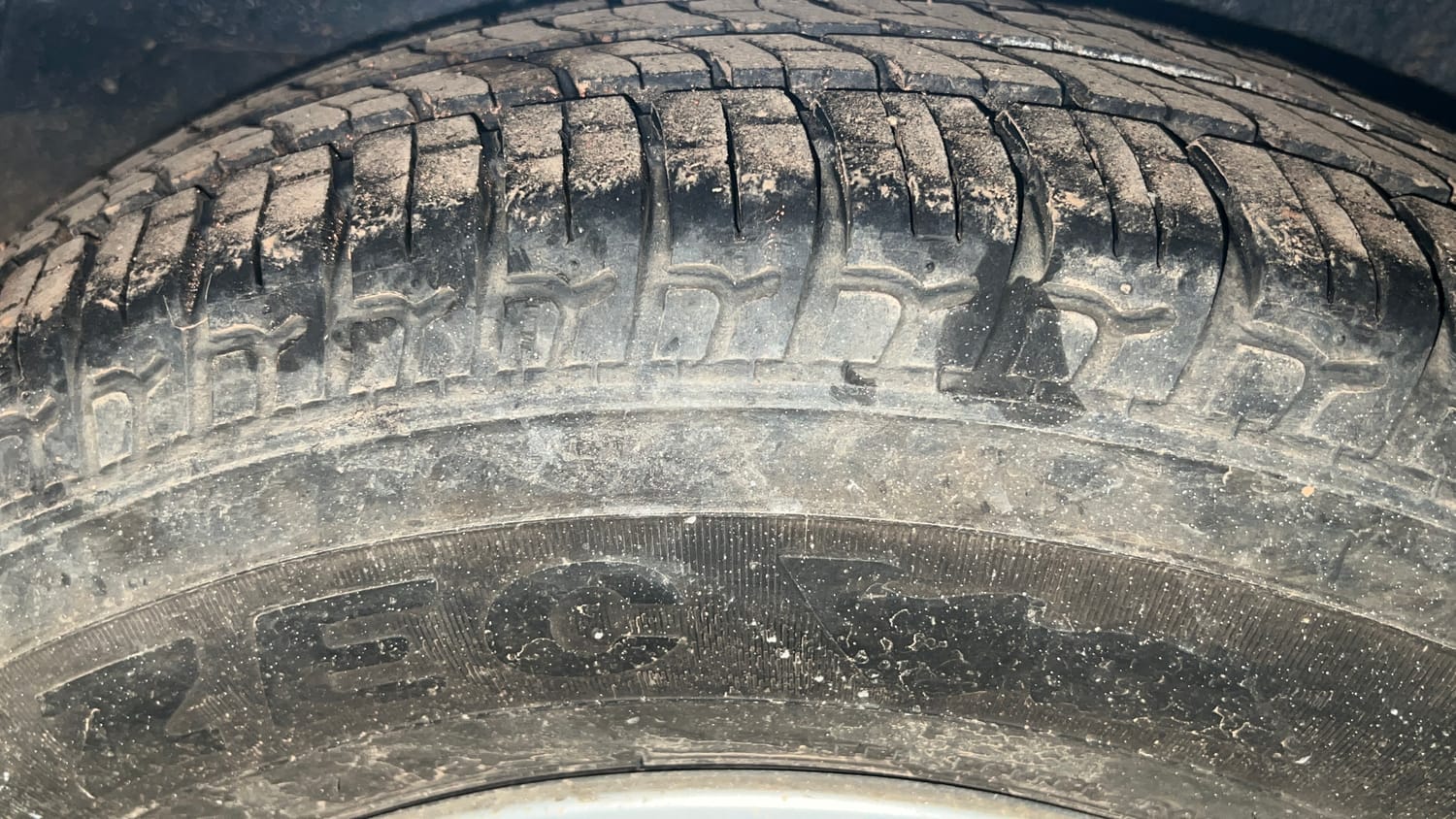 Used 2013 Hyundai i10 Magna 1.1 iRDE2 Petrol Manual tyres RIGHT REAR TYRE TREAD VIEW