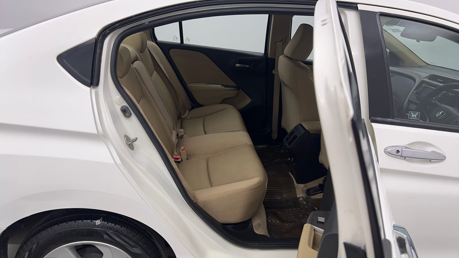Used 2017 Honda City V Petrol Manual interior RIGHT SIDE REAR DOOR CABIN VIEW