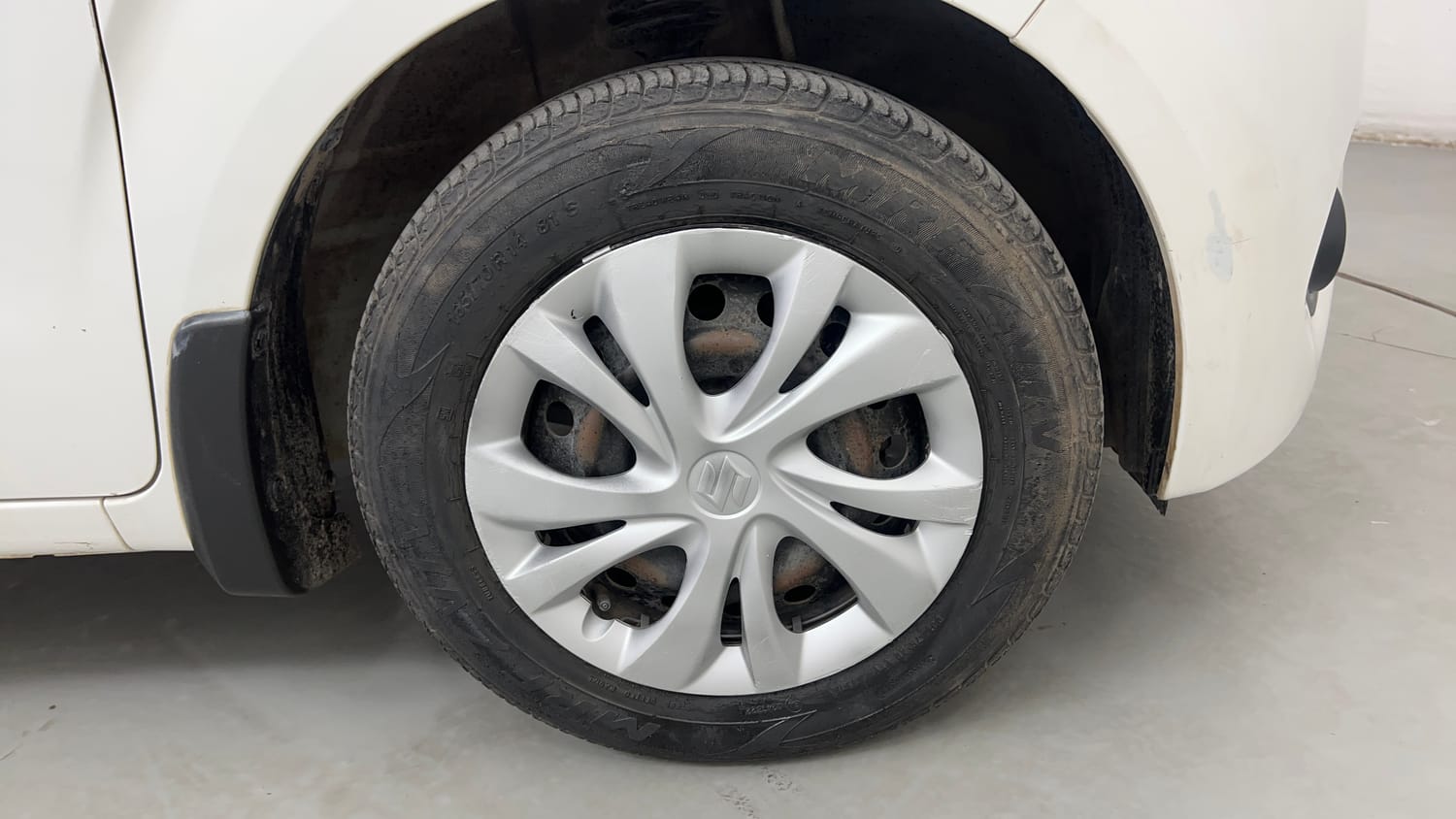 Used 2019 Maruti Suzuki Wagon R 1.0 VXI AMT Petrol Automatic tyres RIGHT FRONT TYRE RIM VIEW