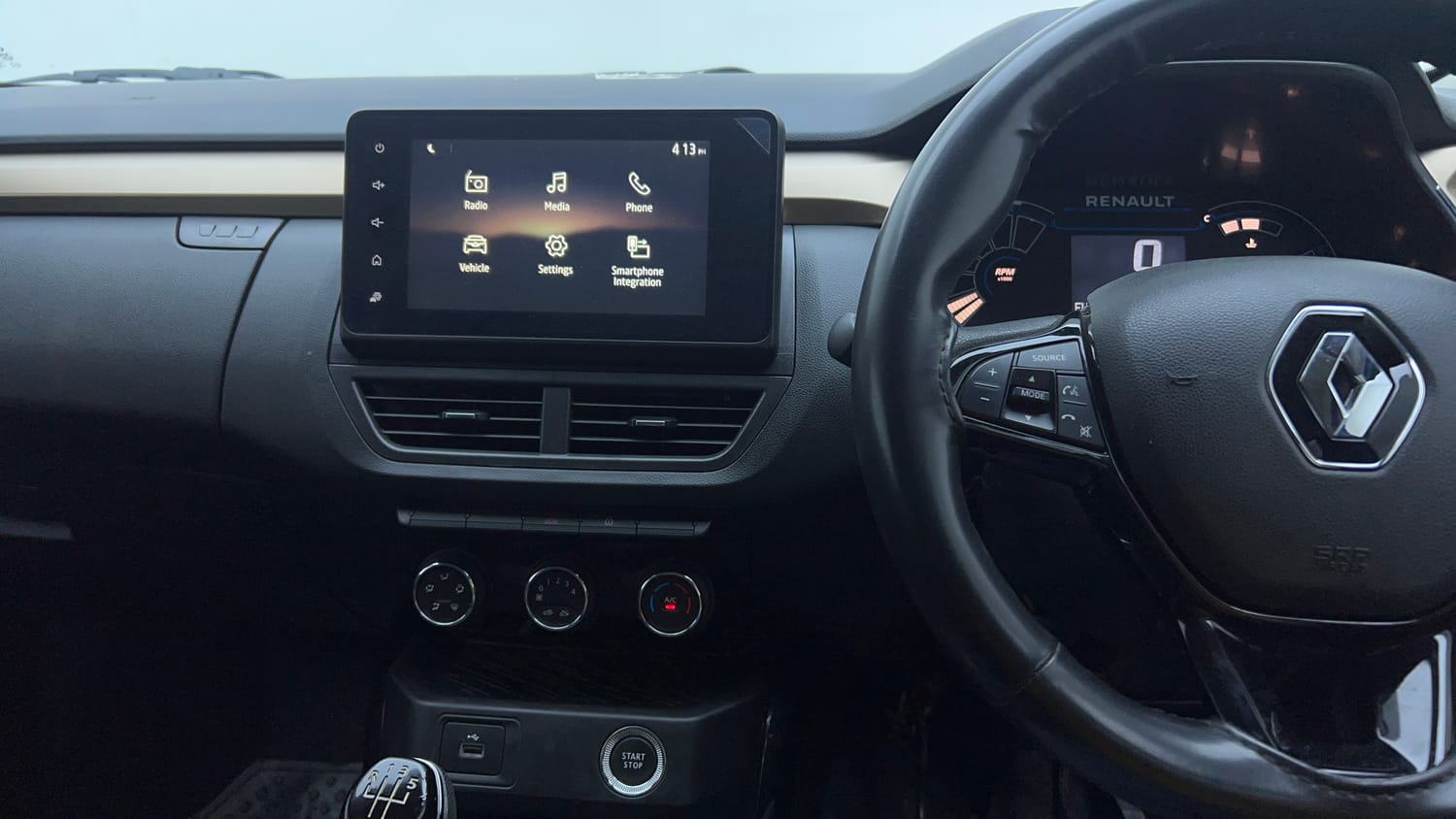 Used 2022 Renault Kiger RXT MT Petrol Manual top_features Integrated (in-dash) music system