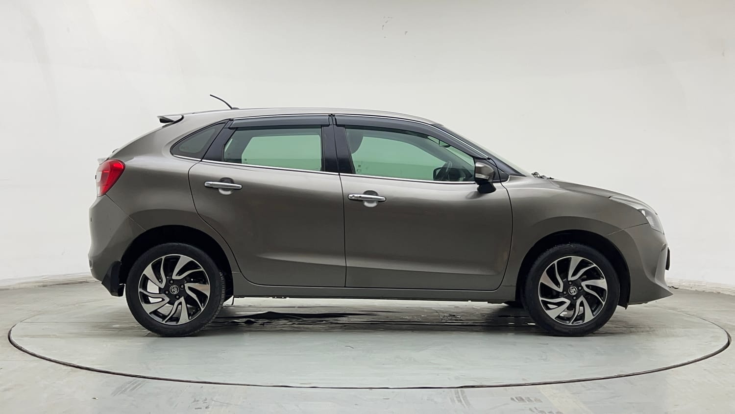 Used 2019 Toyota Glanza V Petrol Manual exterior RIGHT SIDE VIEW