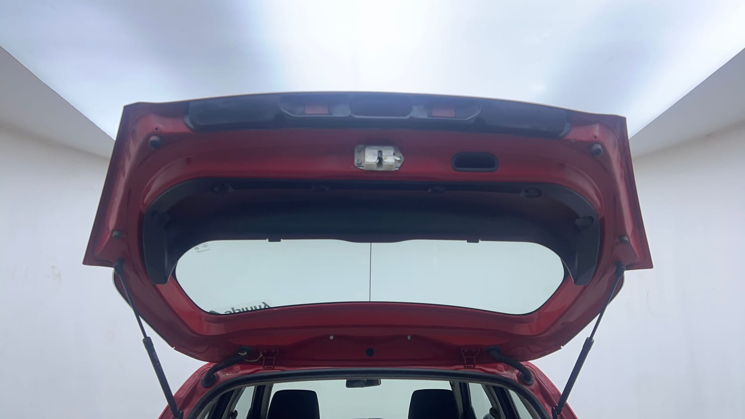 Used 2015 Maruti Suzuki Swift VXi Petrol Manual interior DICKY DOOR OPEN VIEW