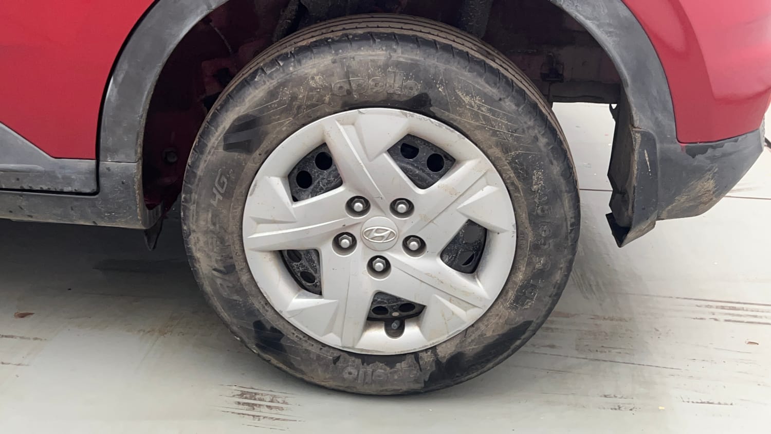 Used 2022 Hyundai Venue S Plus 1.2 Petrol Petrol Manual tyres LEFT REAR TYRE RIM VIEW