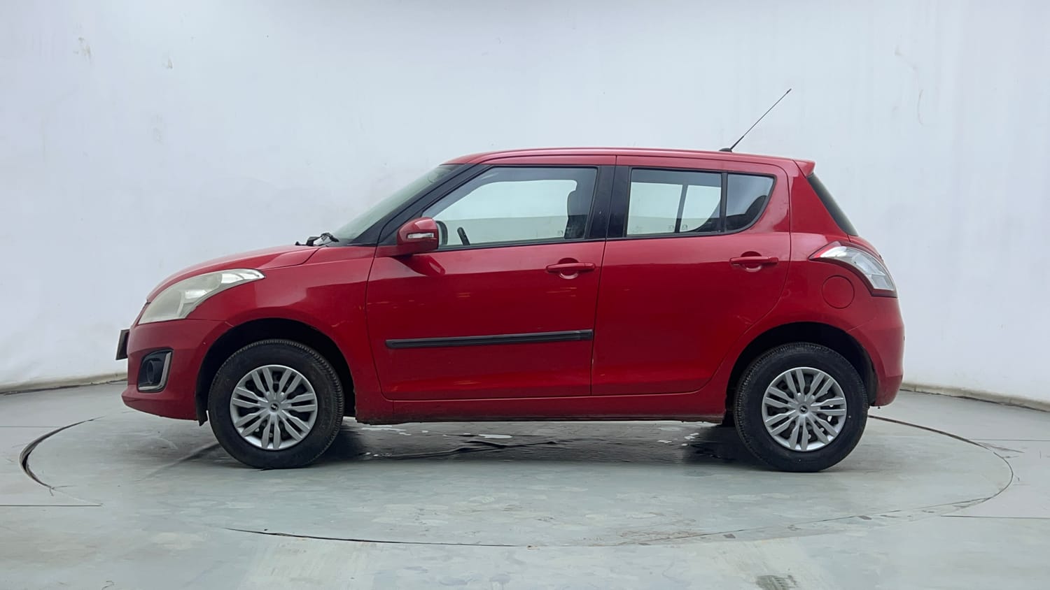 Used 2015 Maruti Suzuki Swift VXi Petrol Manual exterior LEFT SIDE VIEW