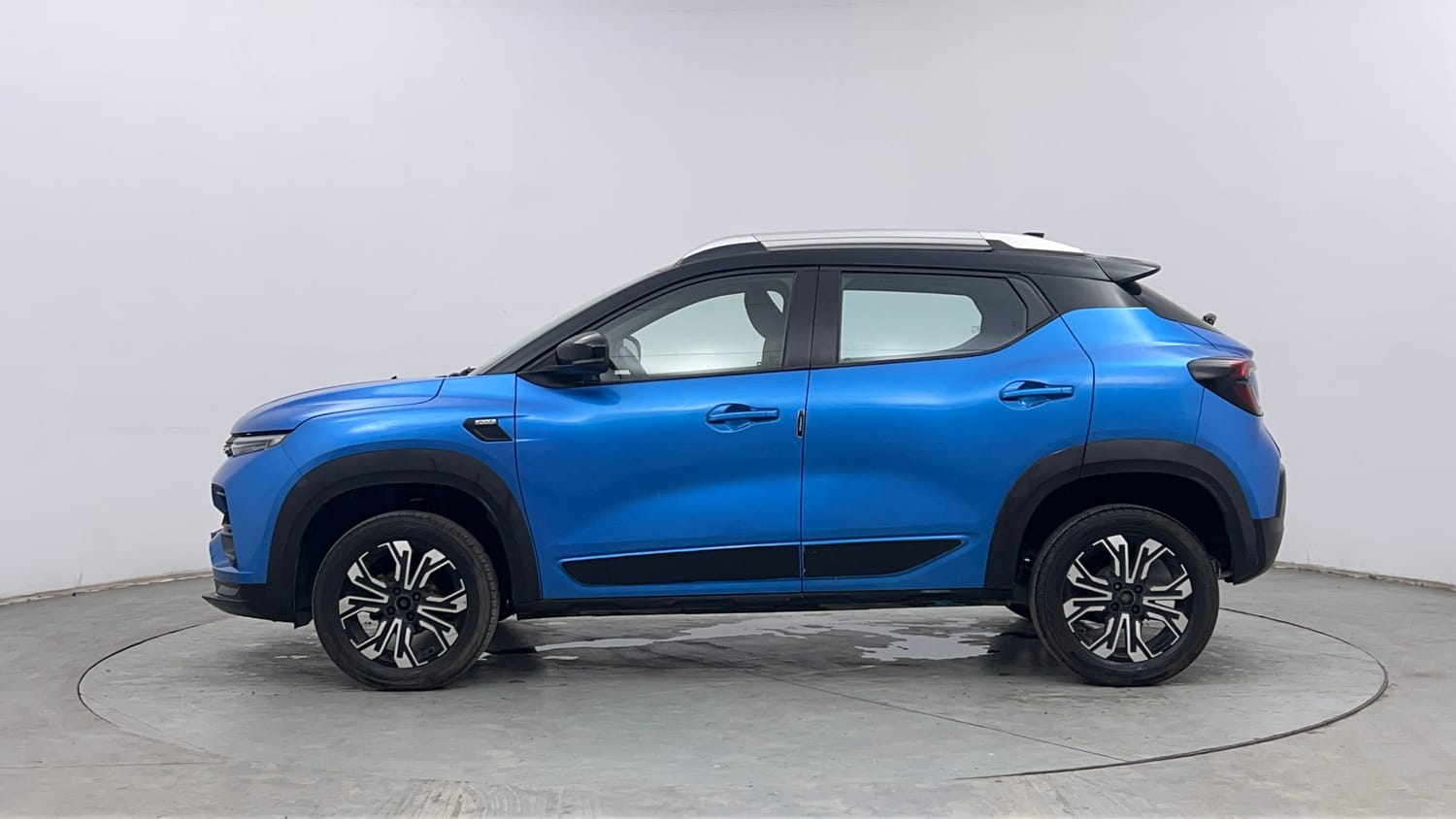 Used 2023 Renault Kiger RXZ 1.0 Turbo MT Dual Tone Petrol Manual exterior LEFT SIDE VIEW