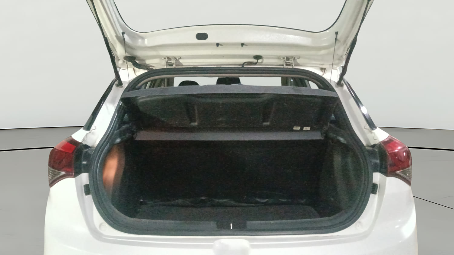 Used 2016 Hyundai Elite i20 Asta 1.2 Petrol Manual interior DICKY INSIDE VIEW