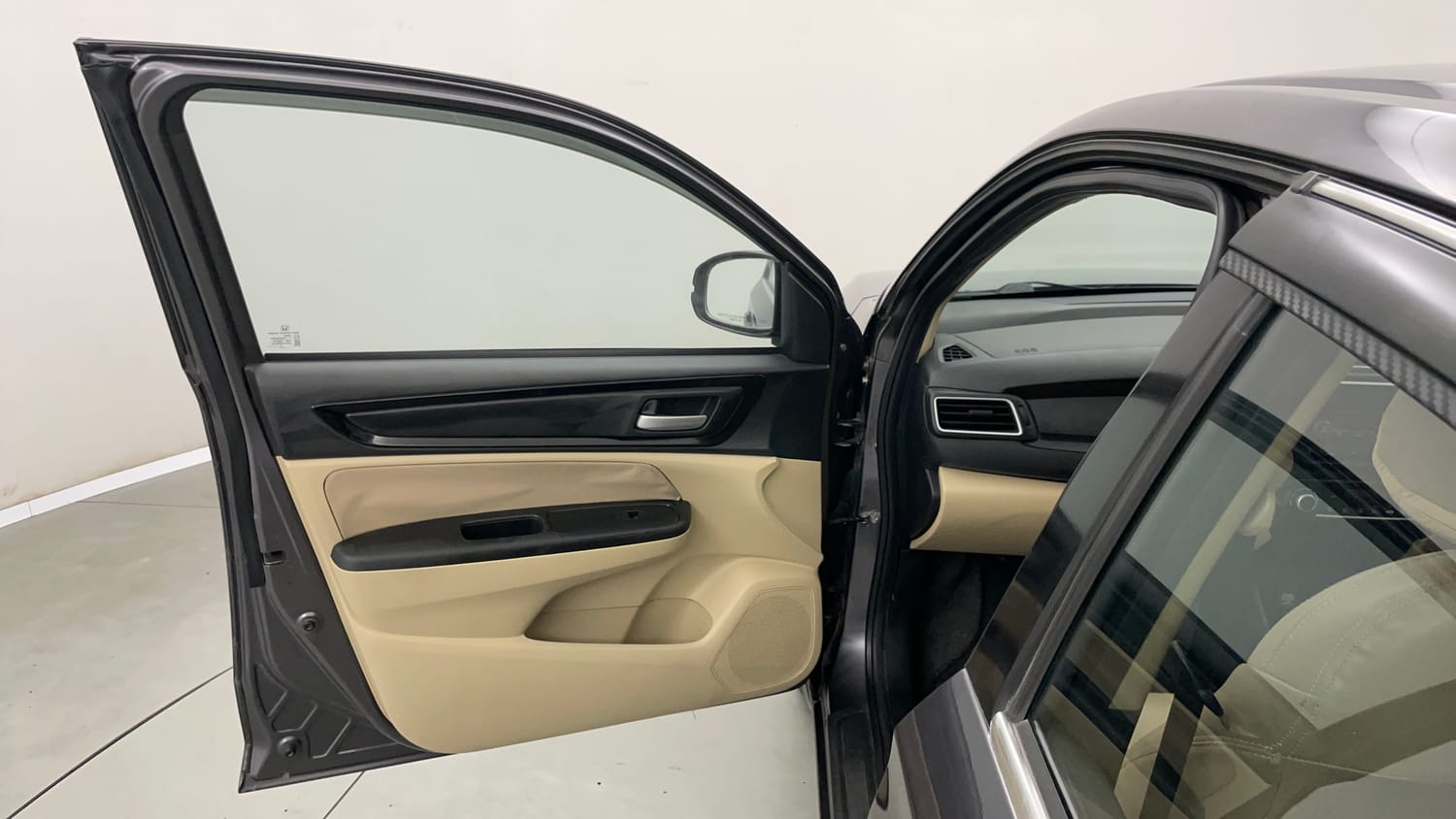 Used 2018 Honda Amaze 1.2 V MT Petrol Petrol Manual interior LEFT FRONT DOOR OPEN VIEW