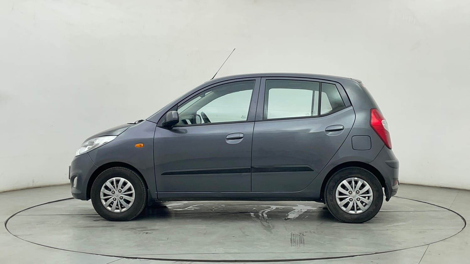Used 2014 Hyundai i10 Sportz 1.1 iRDE2 Petrol Manual exterior LEFT SIDE VIEW