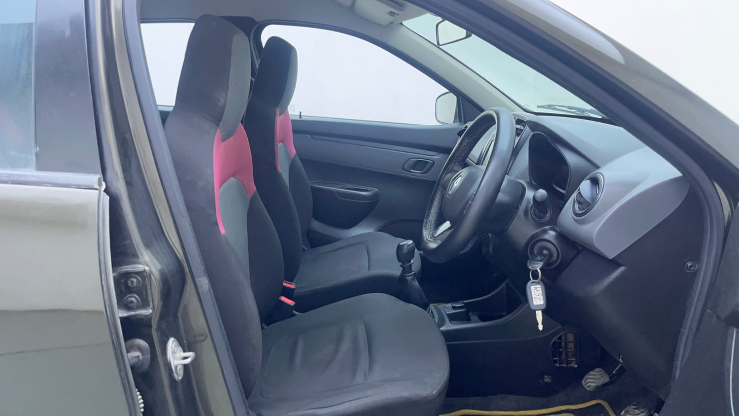 Used 2018 Renault Kwid 1.0 RXT Petrol Manual interior RIGHT SIDE FRONT DOOR CABIN VIEW