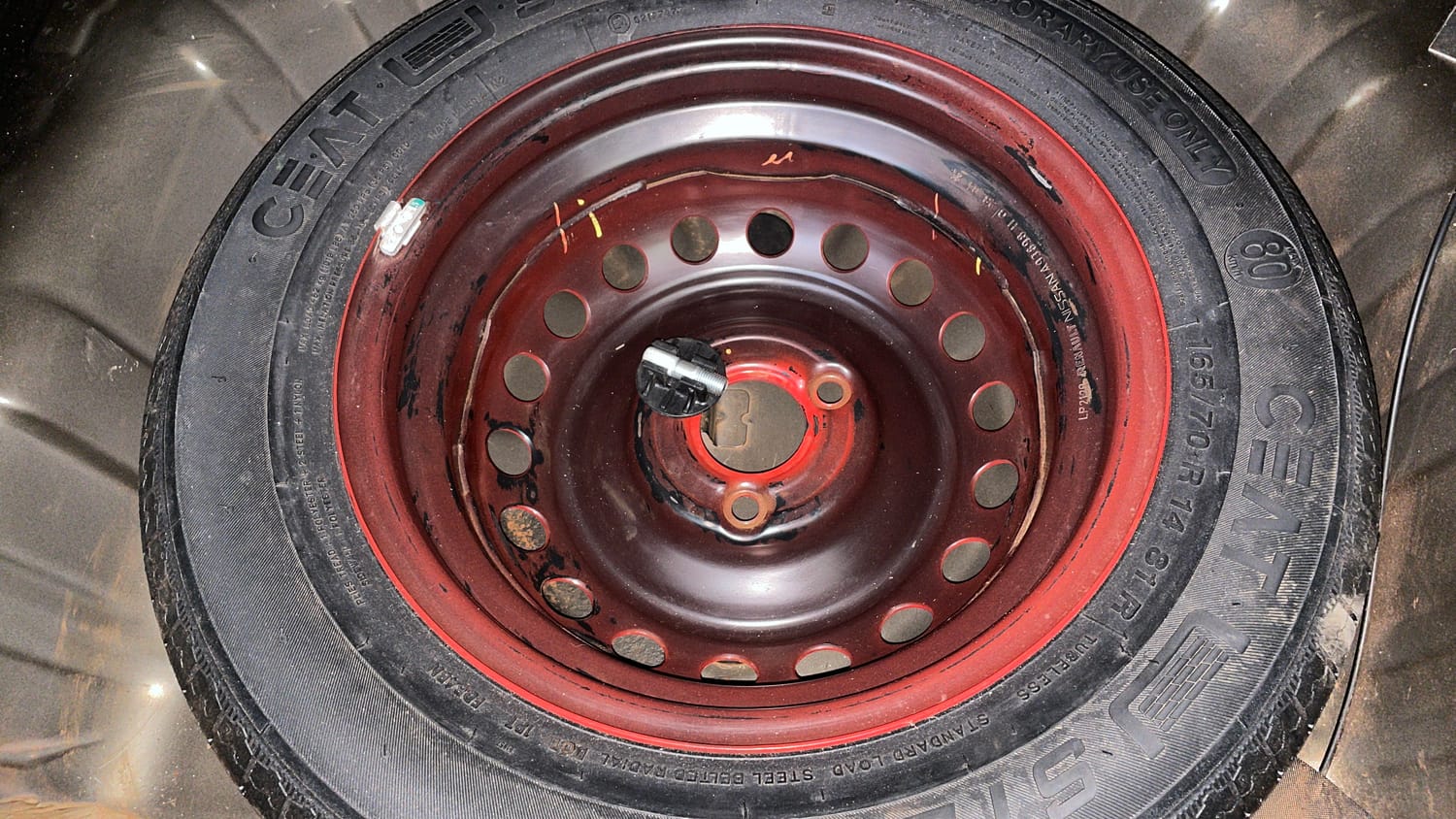Used 2021 Renault Kwid RXT 1.0 AMT Opt Petrol Automatic tyres SPARE TYRE VIEW