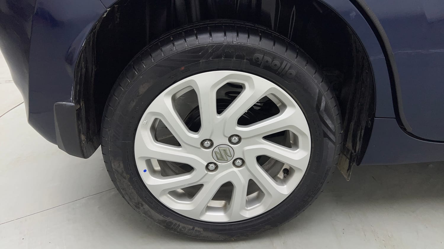 Used 2023 Maruti Suzuki Baleno Zeta MT Petrol Manual tyres RIGHT REAR TYRE RIM VIEW