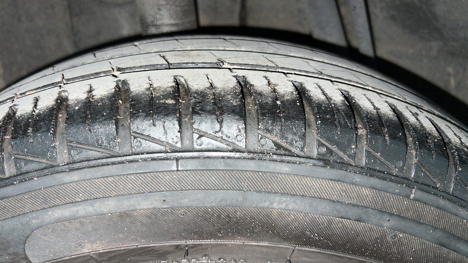 Used 2021 Renault Kwid RXT 1.0 AMT Opt Petrol Automatic tyres RIGHT REAR TYRE TREAD VIEW