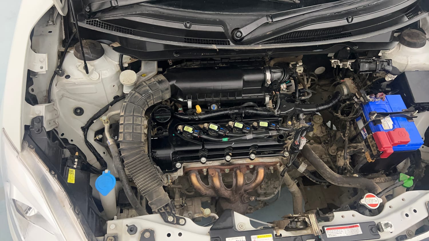 Used 2021 Maruti Suzuki Swift VXi Petrol Manual engine ENGINE RIGHT SIDE VIEW