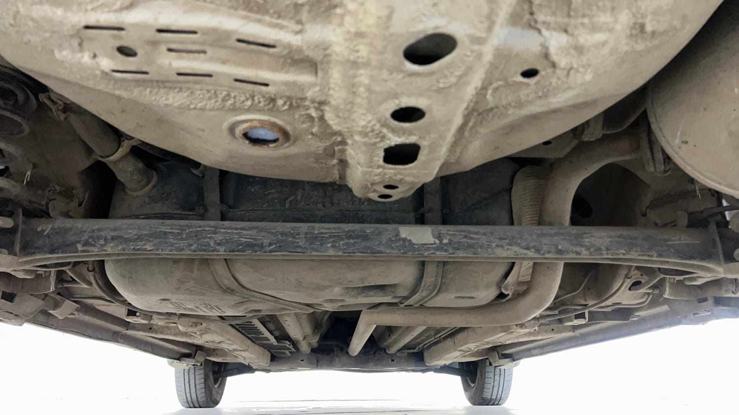 Used 2012 Maruti Suzuki Swift VDi Diesel Manual extra REAR UNDERBODY VIEW (TAKEN FROM REAR)