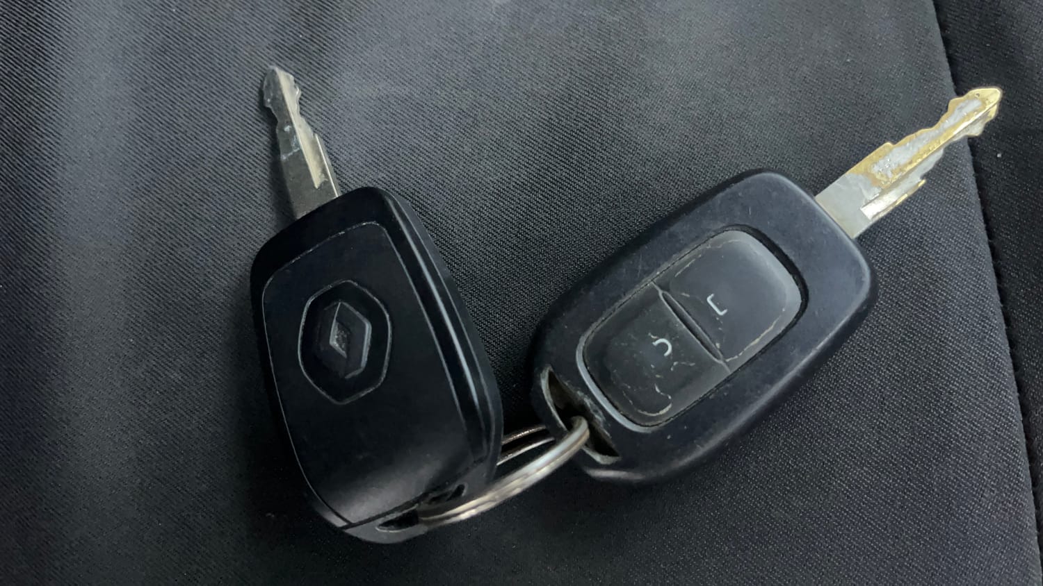 Used 2018 Renault Kwid 1.0 RXT Petrol Manual extra CAR KEY VIEW