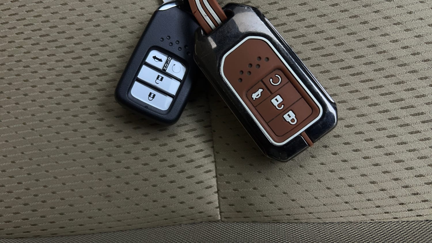 Used 2025 Honda Amaze VX 1.2 Petrol CVT Petrol Automatic extra CAR KEY VIEW