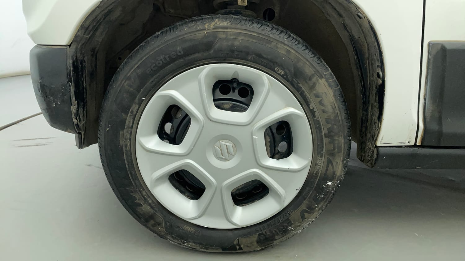 Used 2021 Maruti Suzuki S-Presso VXi AMT Petrol Automatic tyres LEFT FRONT TYRE RIM VIEW