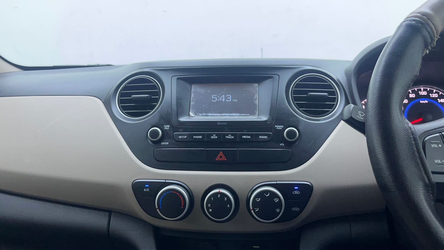 Used 2018 Hyundai Grand i10 Magna AT 1.2 Kappa VTVT Petrol Automatic interior MUSIC SYSTEM & AC CONTROL VIEW