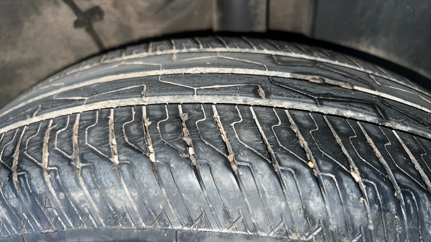 Used 2024 Tata Punch Pure CNG Cng Manual tyres LEFT REAR TYRE TREAD VIEW