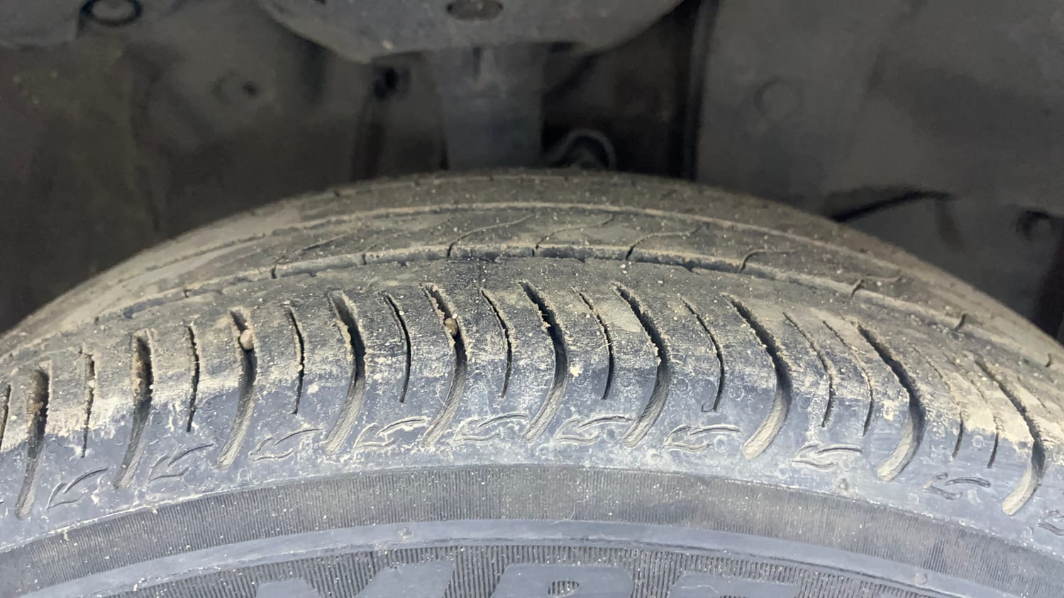 Used 2023 Honda Amaze VX MT 1.2 Petrol Petrol Manual tyres RIGHT FRONT TYRE TREAD VIEW