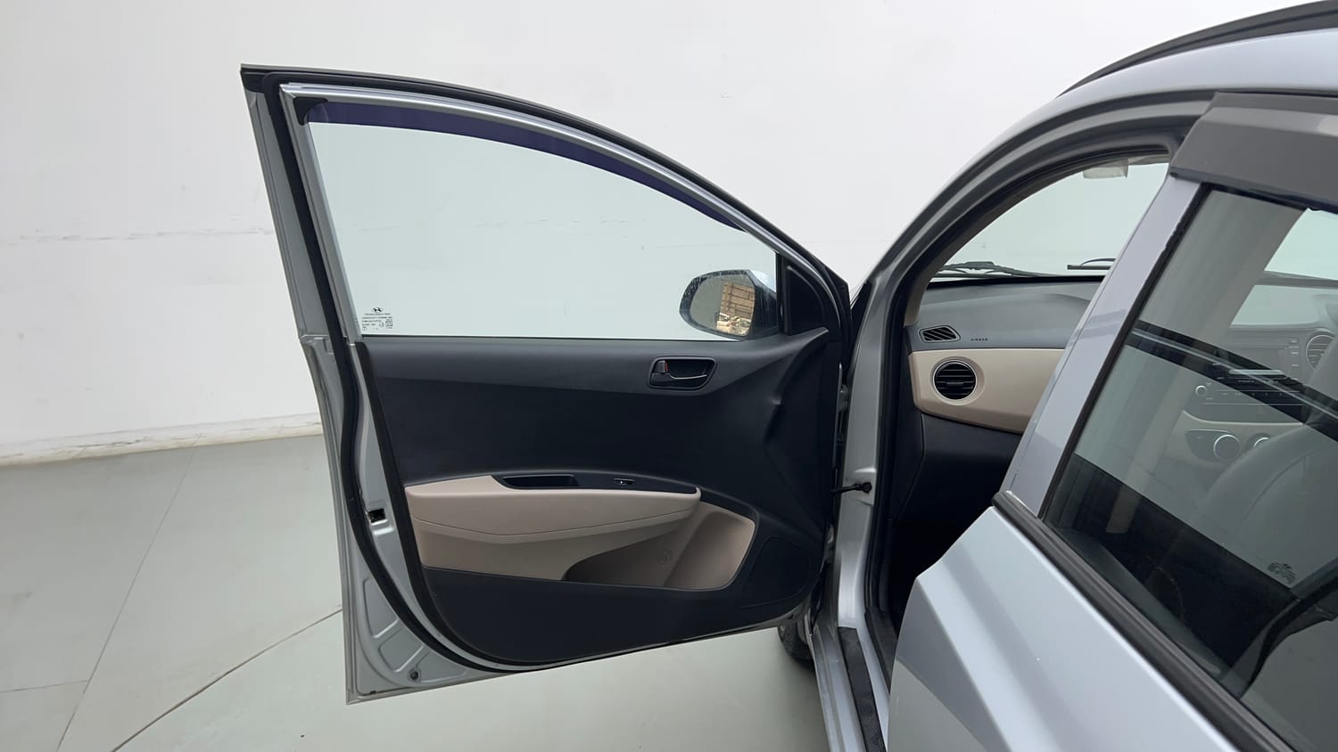 Used 2019 Hyundai Grand i10 Magna 1.2 Kappa VTVT CNG (outside fitted) Cng Manual interior LEFT FRONT DOOR OPEN VIEW