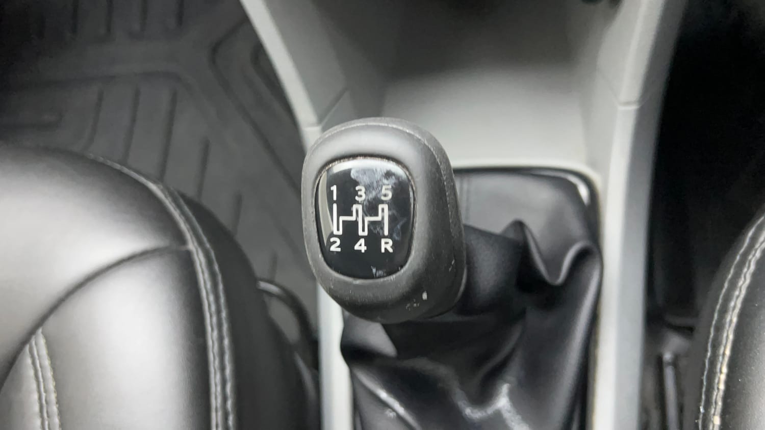 Used 2023 Tata Tiago XT CNG Cng Manual interior GEAR  KNOB VIEW