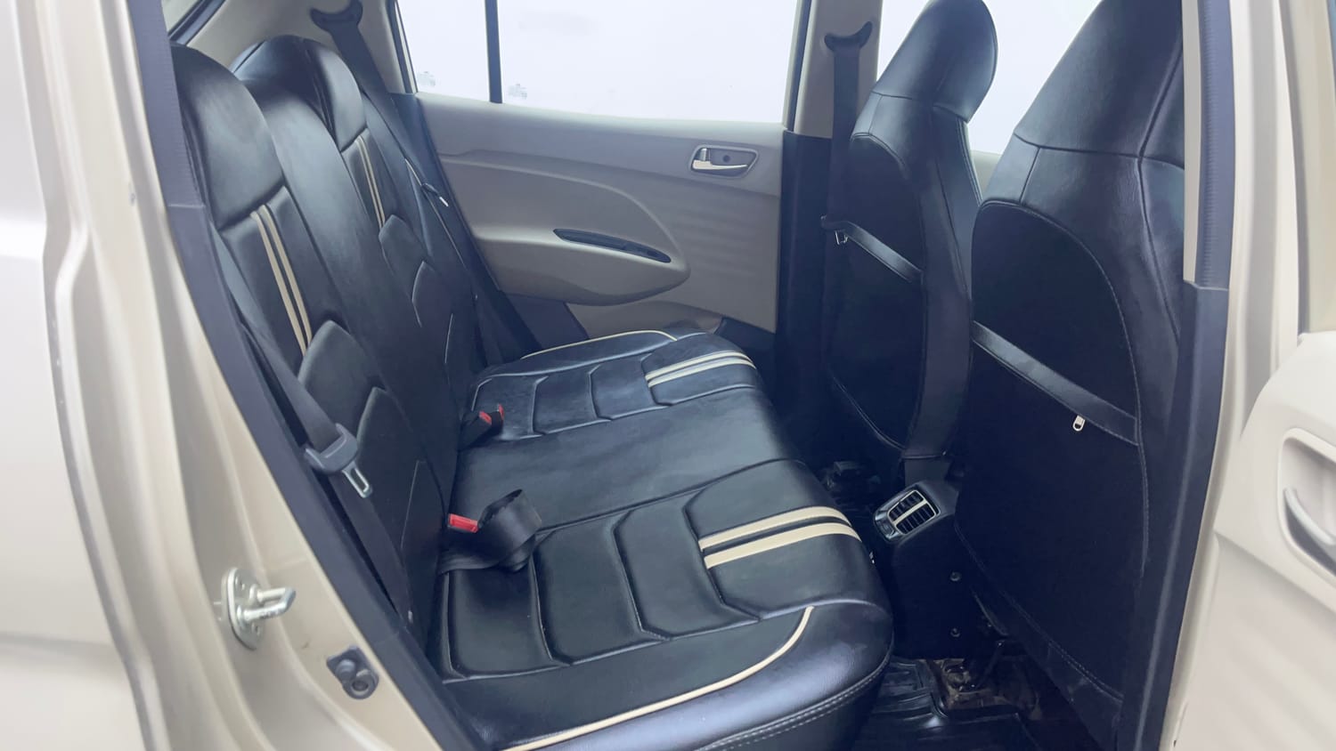 Used 2019 Hyundai Santro Asta Petrol Manual interior RIGHT SIDE REAR DOOR CABIN VIEW