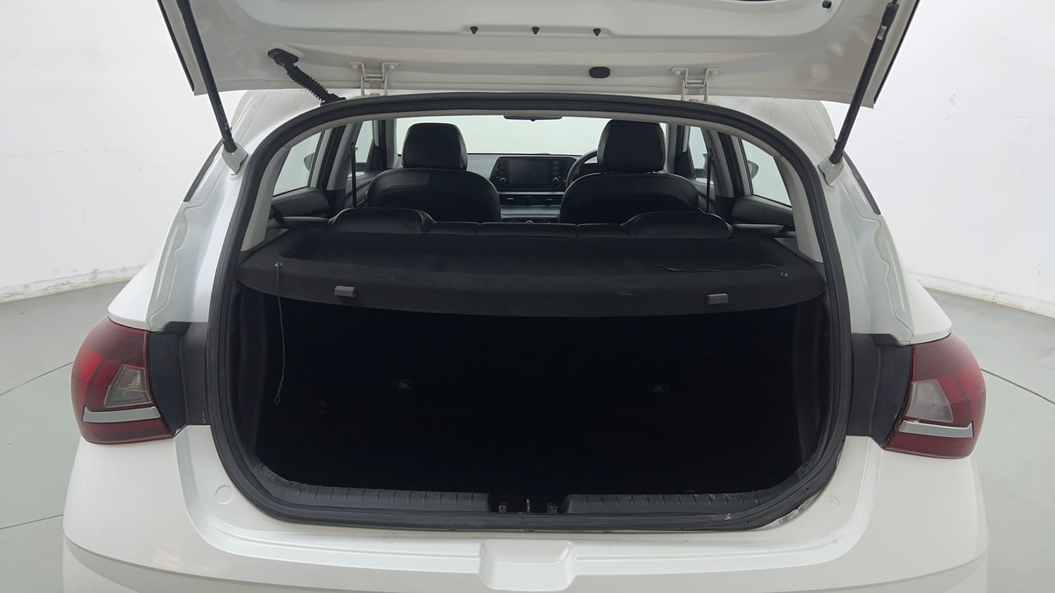 Used 2023 Hyundai i20 Sportz 1.2 IVT Petrol Automatic interior DICKY INSIDE VIEW