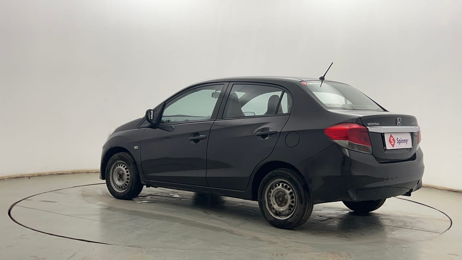 Used 2015 Honda Amaze 1.2 E i-VTEC Petrol Manual exterior LEFT REAR CORNER VIEW