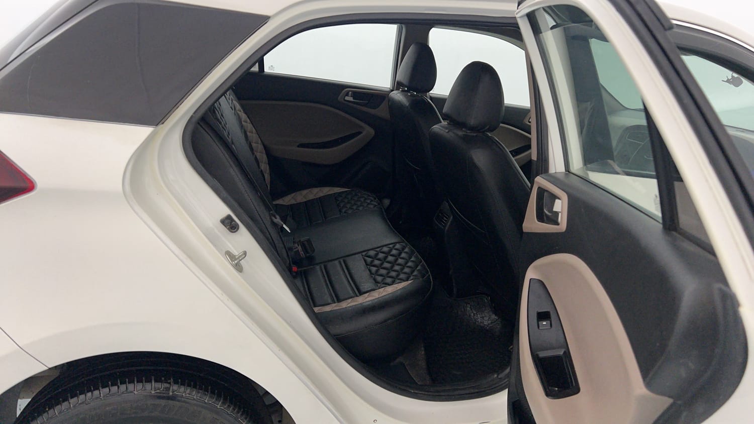 Used 2018 Hyundai Elite i20 Magna Executive 1.2 Petrol Manual interior RIGHT SIDE REAR DOOR CABIN VIEW