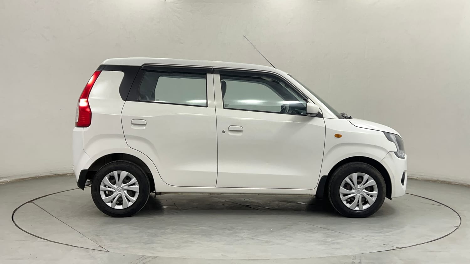 Used 2019 Maruti Suzuki Wagon R 1.0 VXI AMT Petrol Automatic exterior RIGHT SIDE VIEW