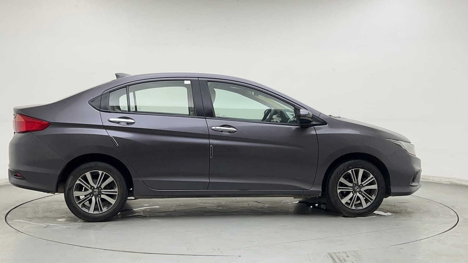Used 2019 Honda City V Petrol Petrol Manual exterior RIGHT SIDE VIEW