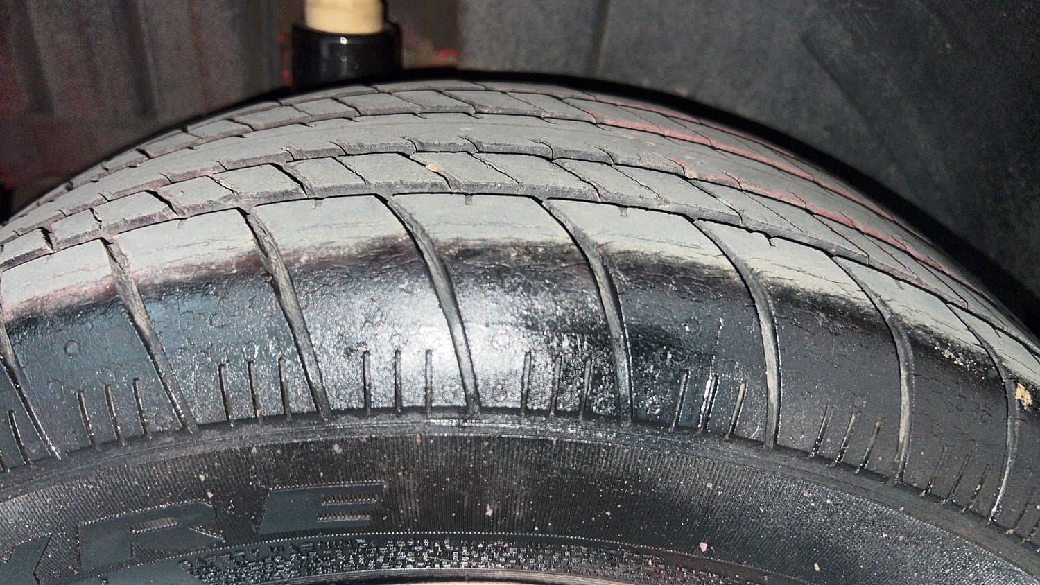 Used 2017 Maruti Suzuki Swift ZXi Petrol Manual tyres RIGHT REAR TYRE TREAD VIEW