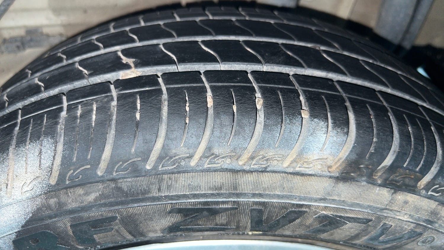 Used 2023 Tata Tiago XT CNG Cng Manual tyres LEFT REAR TYRE TREAD VIEW