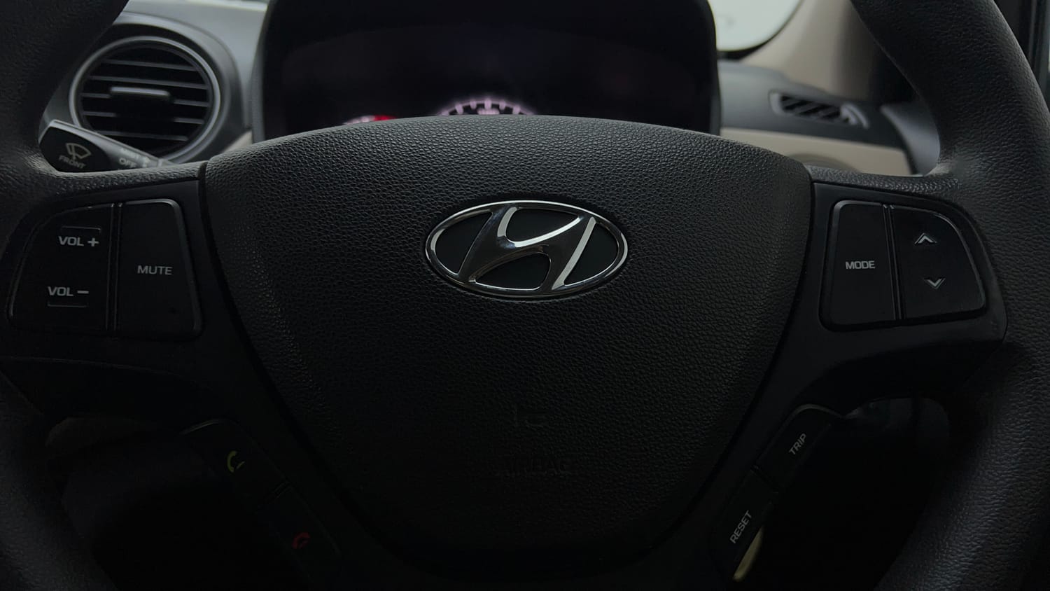 Used 2019 Hyundai Grand i10 Magna 1.2 Kappa VTVT CNG (outside fitted) Cng Manual top_features Steering mounted controls