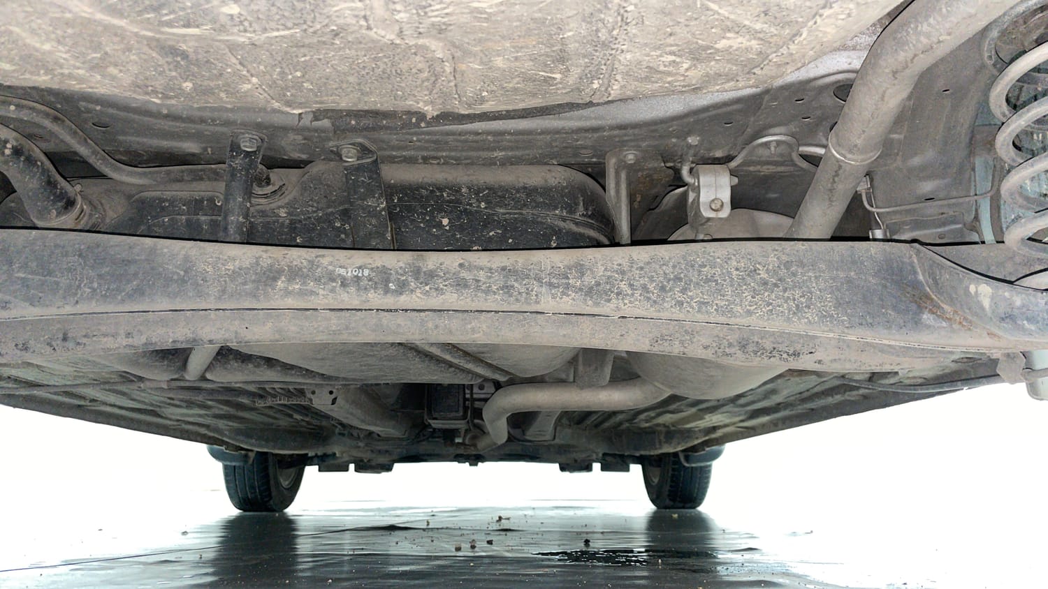 Used 2018 Honda Amaze 1.2 V MT Petrol Petrol Manual extra REAR UNDERBODY VIEW (TAKEN FROM REAR)