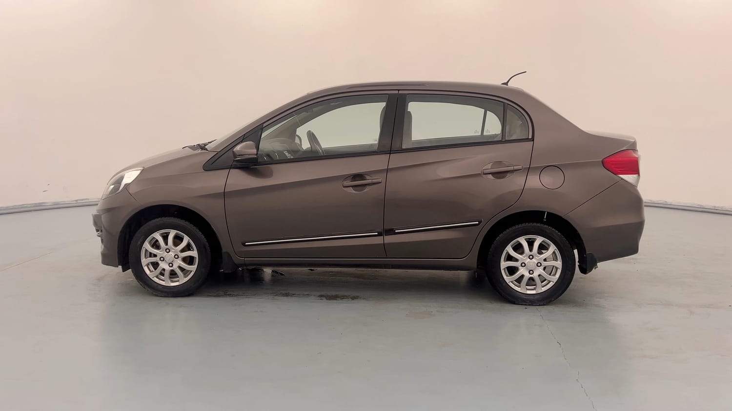Used 2016 Honda Amaze 1.2 VX i-VTEC Petrol Manual exterior LEFT SIDE VIEW