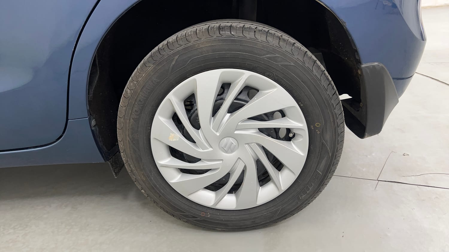 Used 2017 Maruti Suzuki Baleno Delta 1.2 Petrol Manual tyres LEFT REAR TYRE RIM VIEW