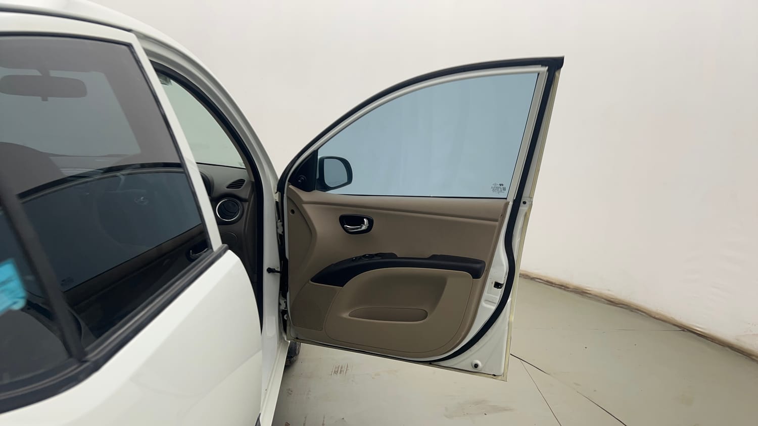 Used 2013 Hyundai i10 Magna 1.1 iRDE2 Petrol Manual interior RIGHT FRONT DOOR OPEN VIEW