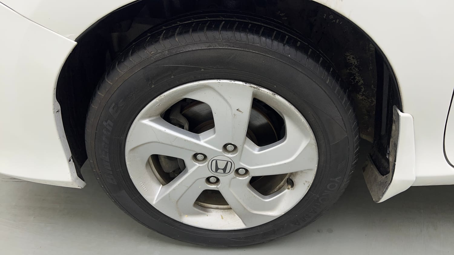 Used 2016 Honda City VX CVT Petrol Automatic tyres LEFT FRONT TYRE RIM VIEW
